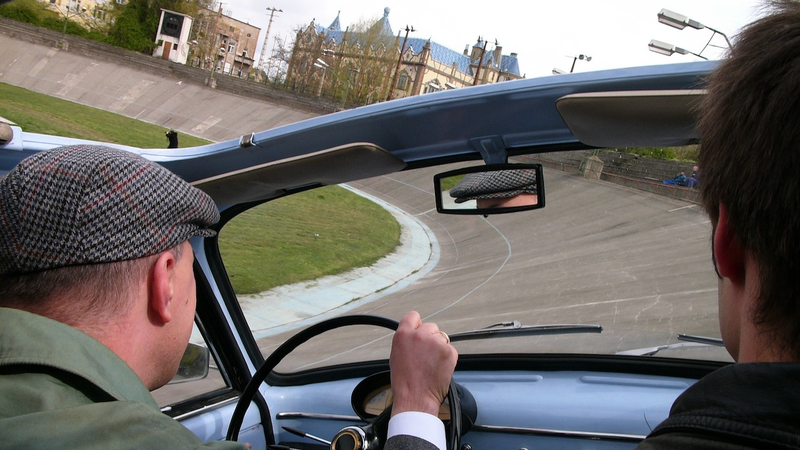Illustration for article titled Vintage cars descend upon 115-year-old Velodrome